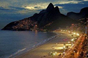 Praia de Ipanema à noite Praia de Ipanema à noite