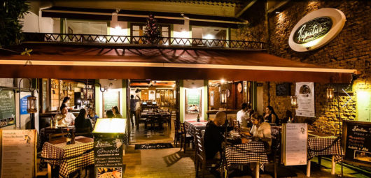 Esse é o restaurante Primitivo em Búzios