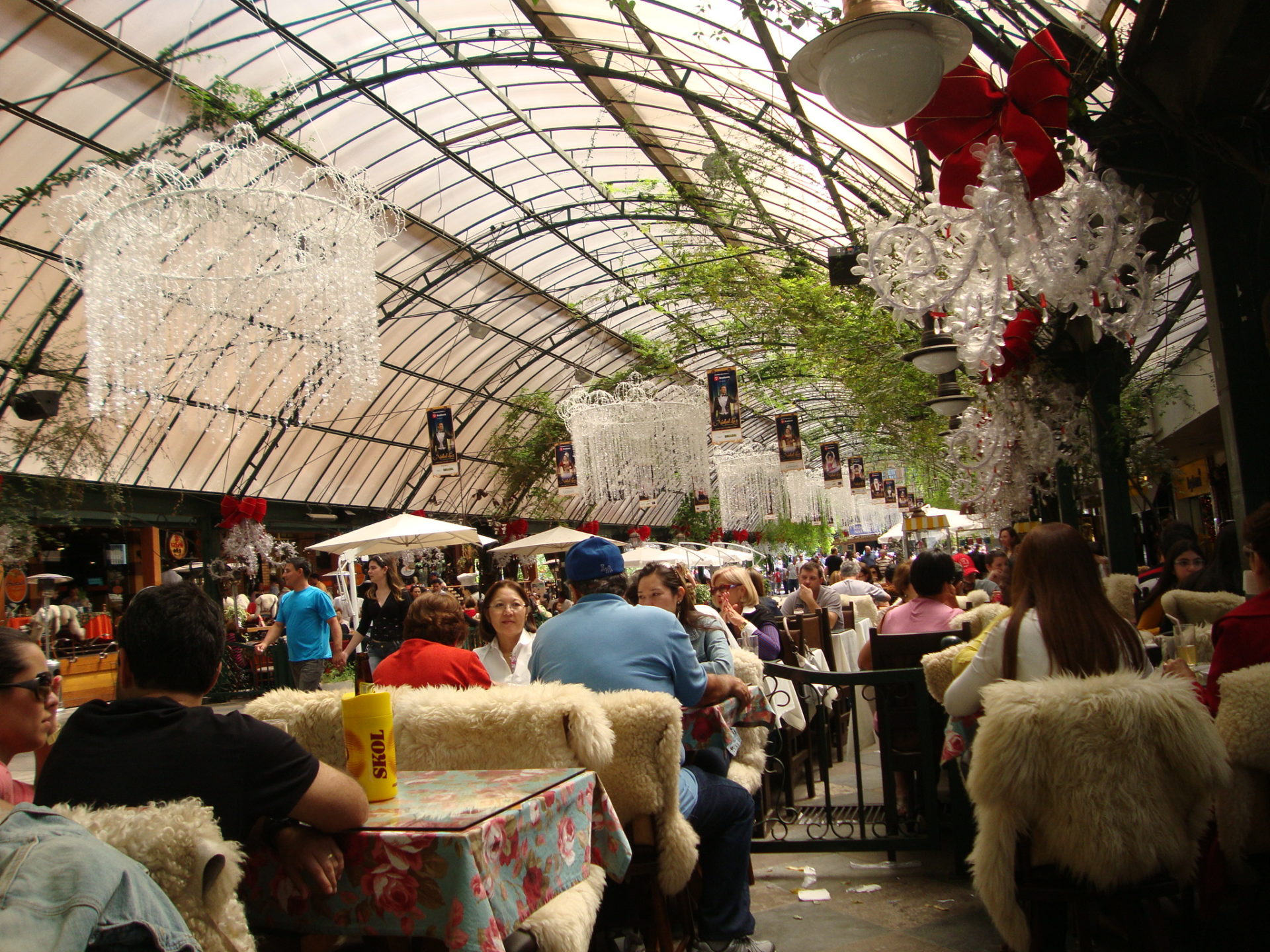 A Rua Coberta é um dos grandes charmes de Gramado