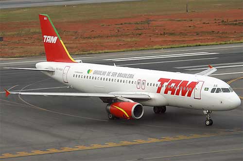 TAM entre as dez marcas mais valiosas do Brasil TAM entre as dez marcas mais valiosas do Brasil