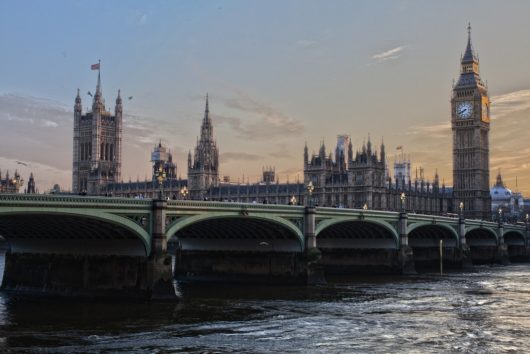 Existem 4 fusos horários na Europa