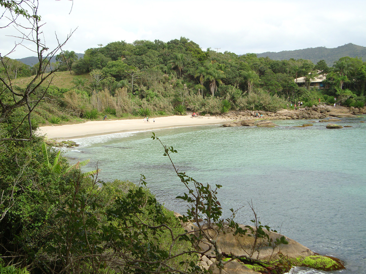 Uma das praias escondidas de Bombinhas que você encontra na trilha