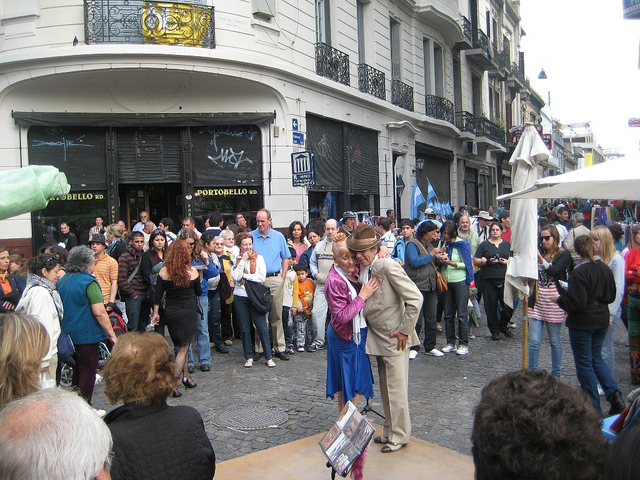 Tango de rua em San Telmo em Buenos Aires