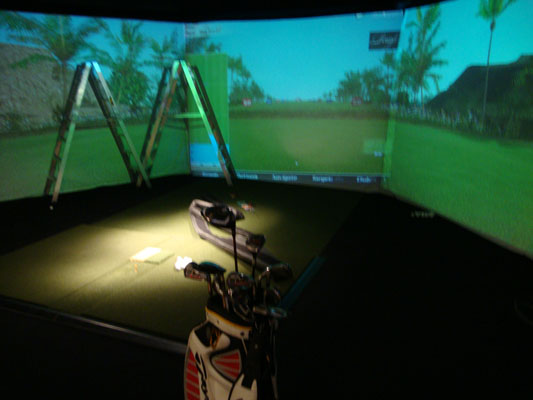 O golfe indoor ocupa um andar inteiro