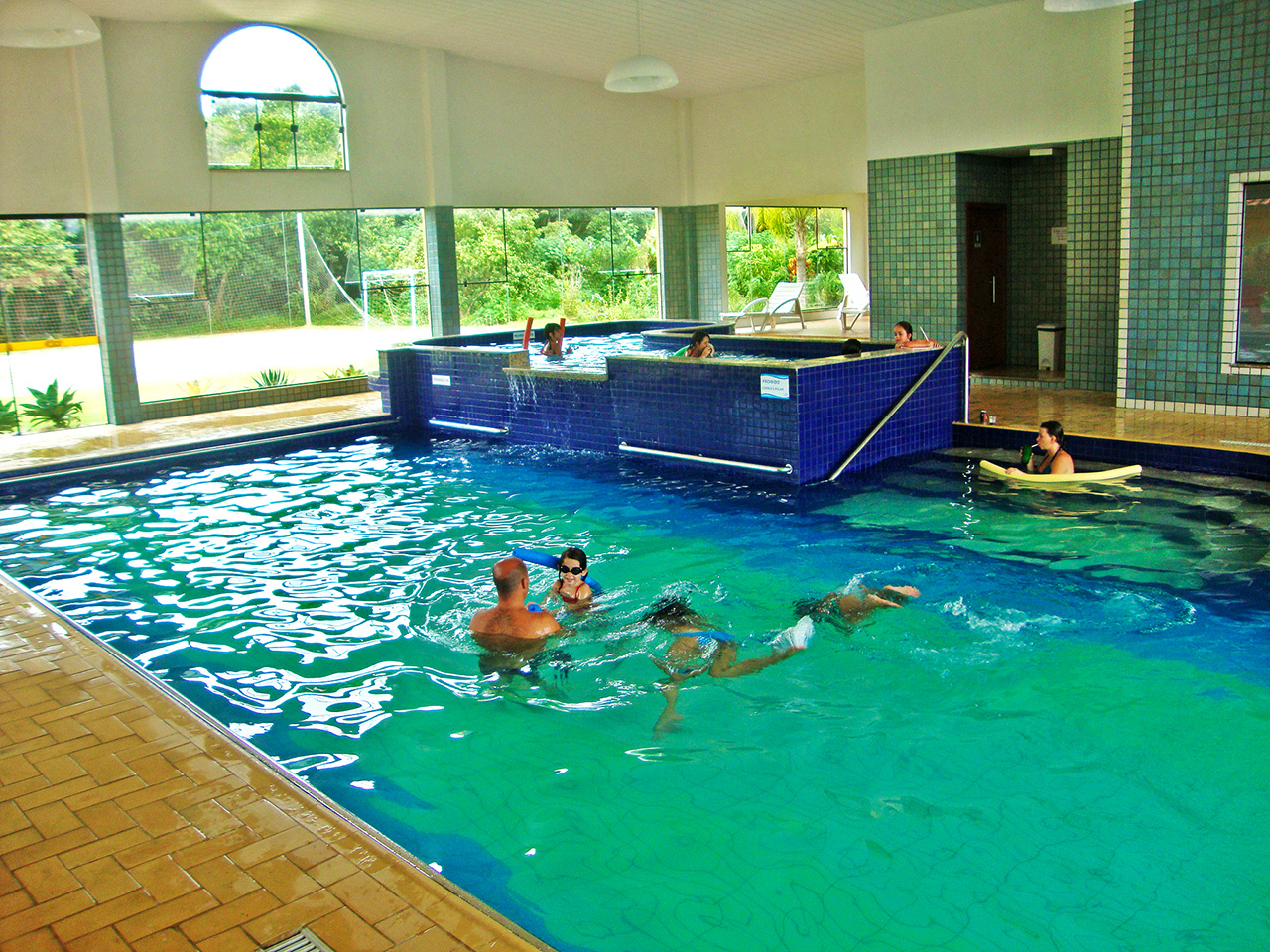 Essa é a piscina térmica do Águas de Palmas Resort
