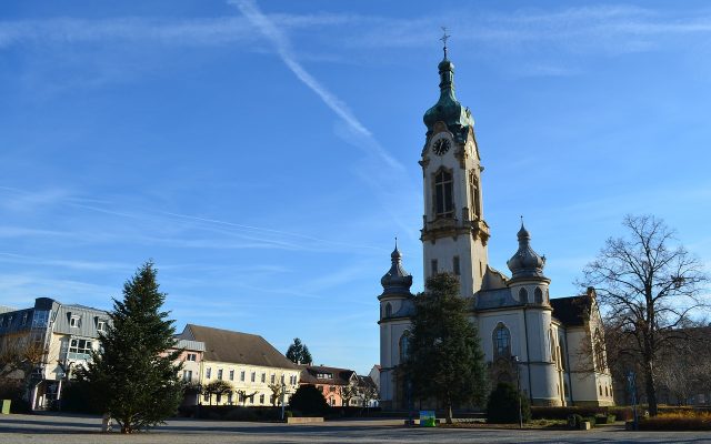 Essa é a Igreja Protestante de Hockenheim na Alemanha