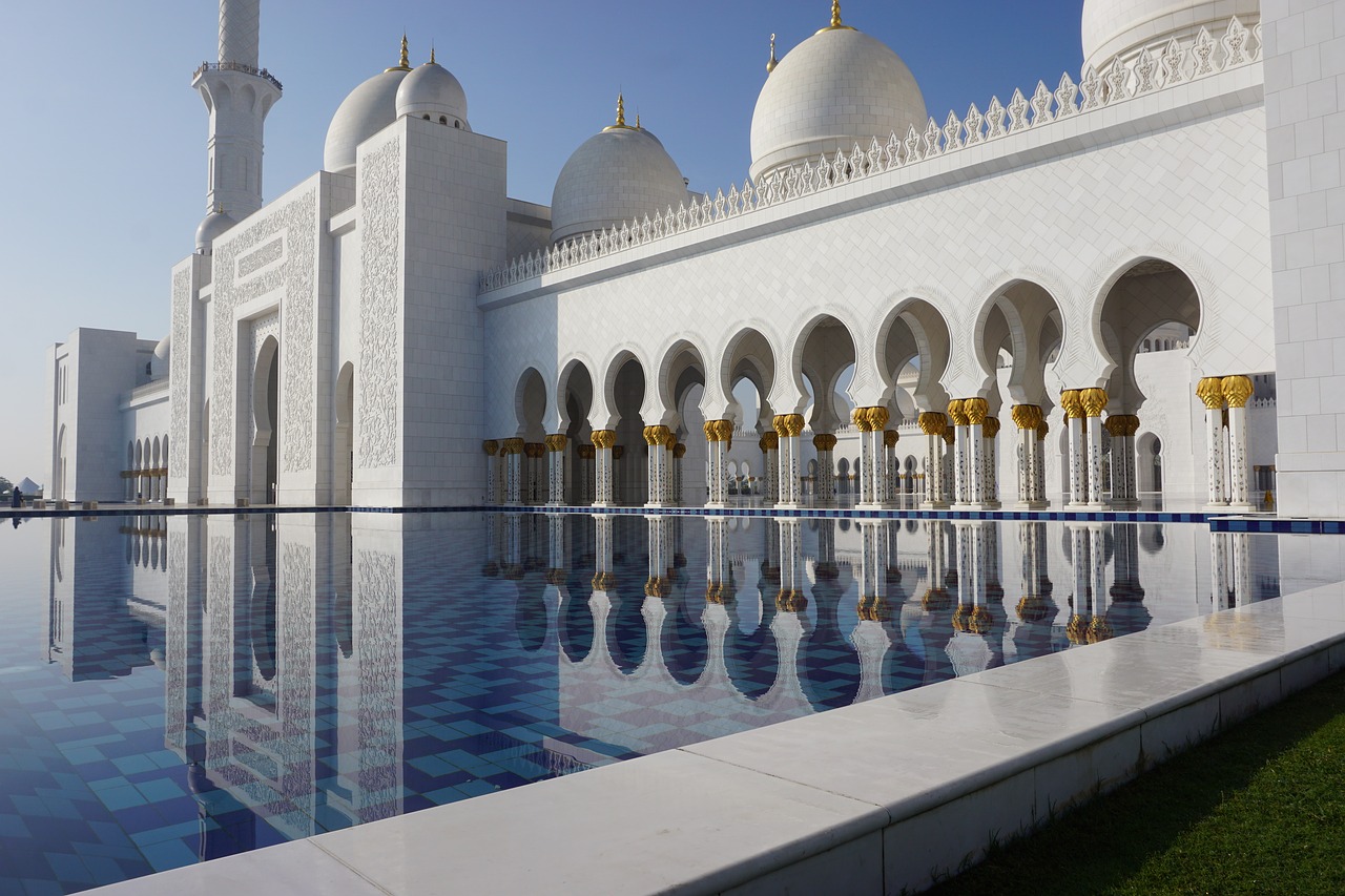 Essa é a linda mesquita Sheikh Zayed de Abu Dhabi