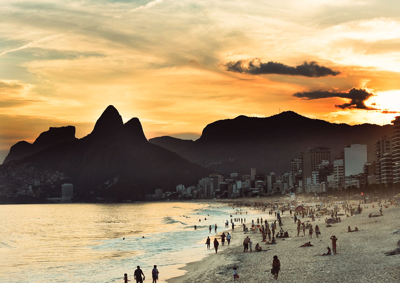 Pôr-do-sol na Praia de Ipanema