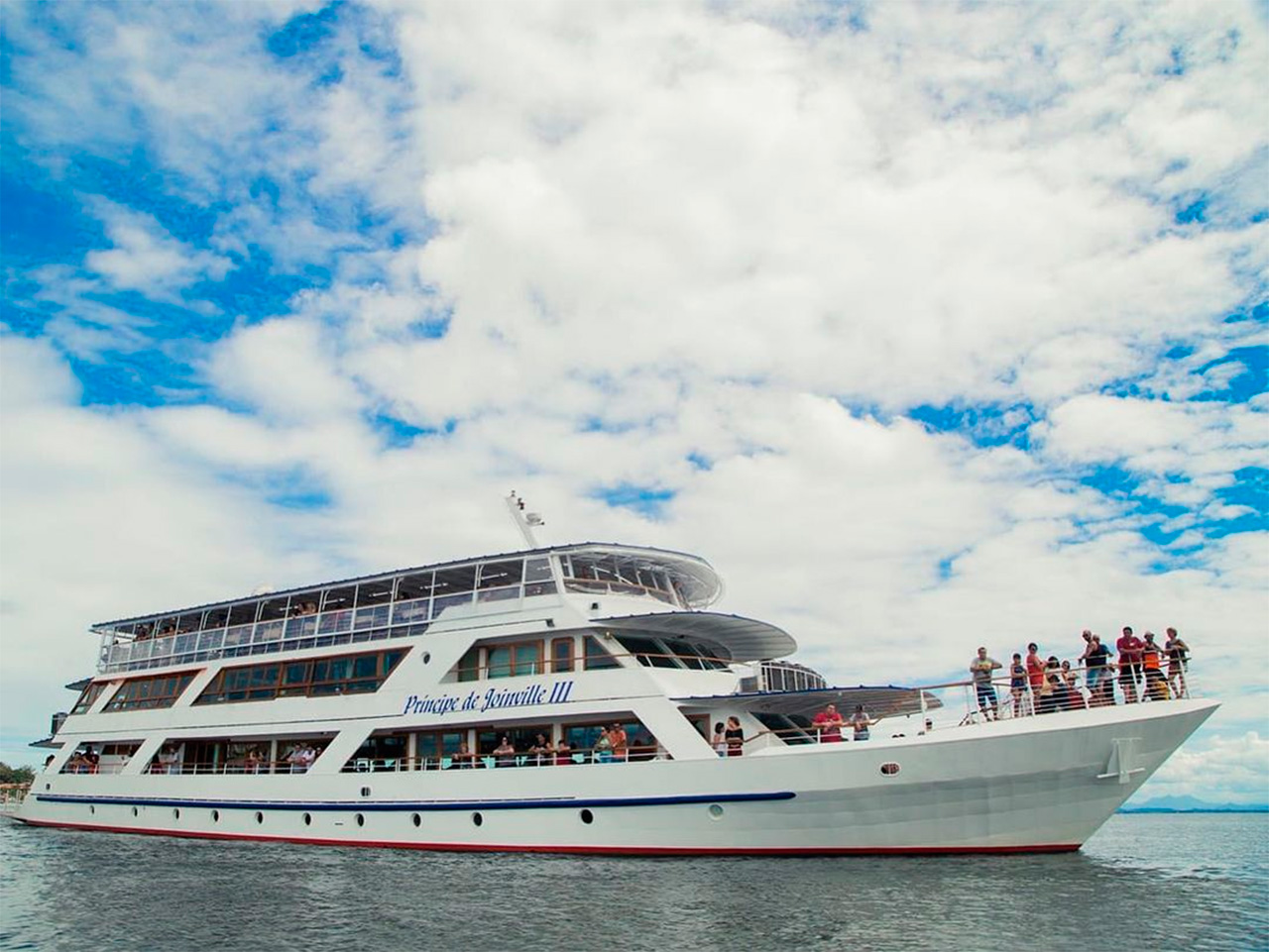 O passeio no Barco Príncipe é muito famoso em Joinville