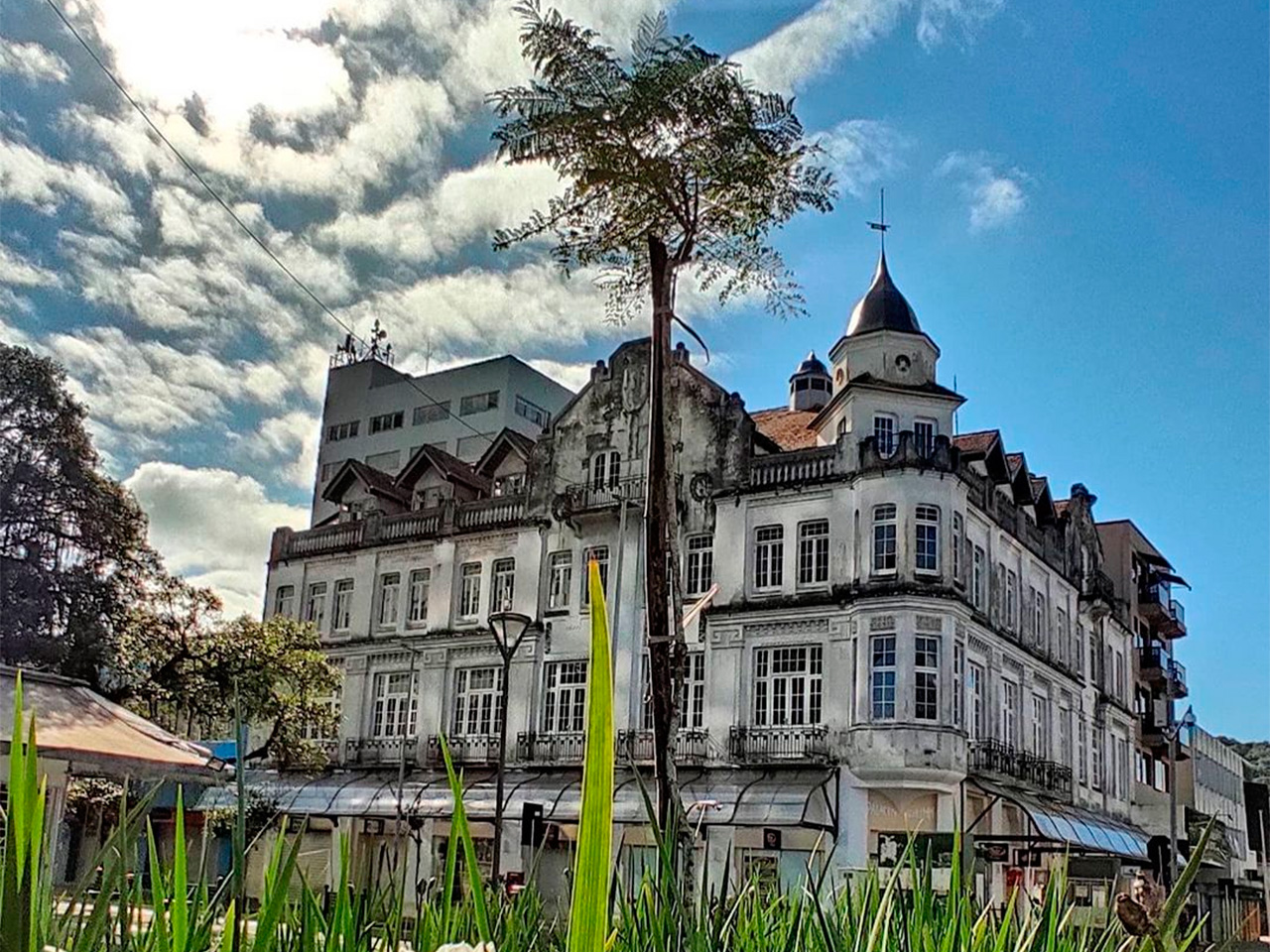 A arquitetura do Palacete Schlemm conta mais da história da cidade (Photo by @roselenebvieira)