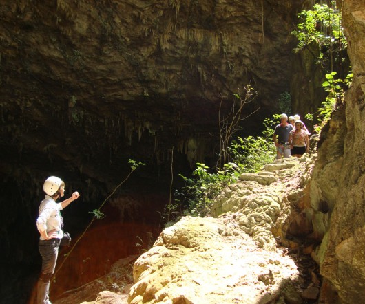 Guia - Gruta do Lago Azul