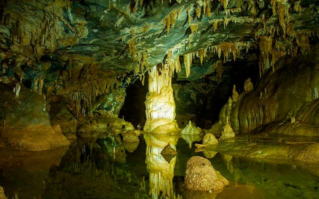 Como são as cavernas de Botuverá