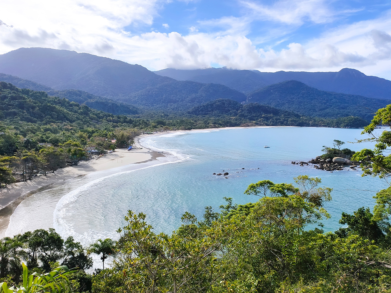 Vista da Praia de Castelhanos em Ilhabela - SP