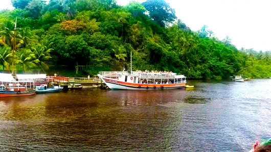 Passeio de barco - Praia de Santo André - BA