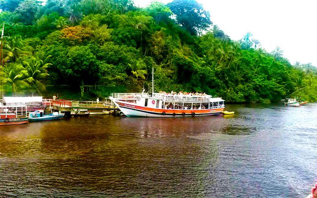 Passeio de barco - Praia de Santo André - BA