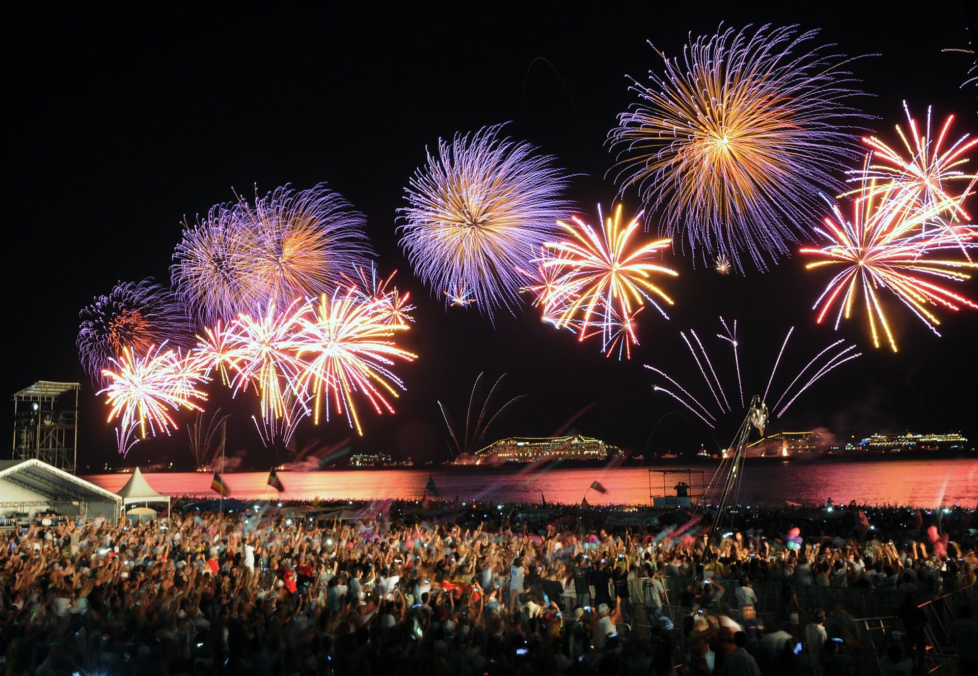 Réveillon em Copacabana 2024 O maior réveillon do Brasil!