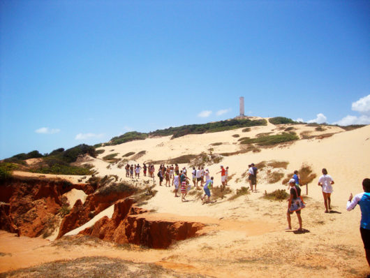 Caminho até as falésias de Morro Branco