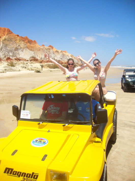 Passeio de buggy em Morro Branco