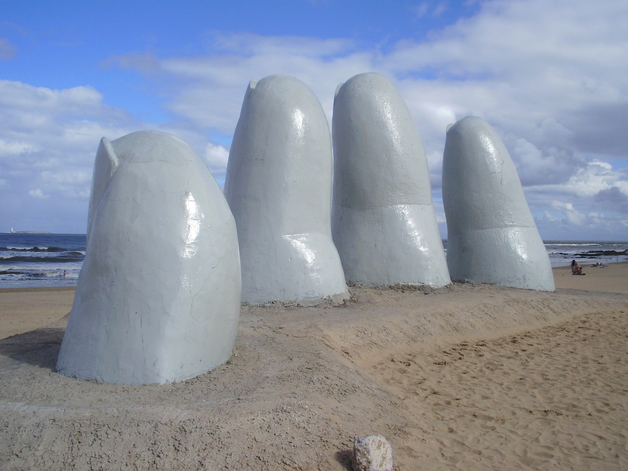 O Monumento La Mano é famoso em Punta del Este
