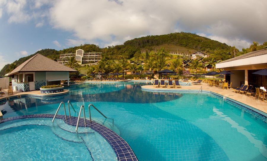 Piscina do Infinity Blue Resort