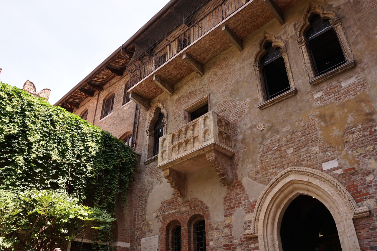 Sacada de Julieta em Verona na Itália, um dos clássicos da literatura