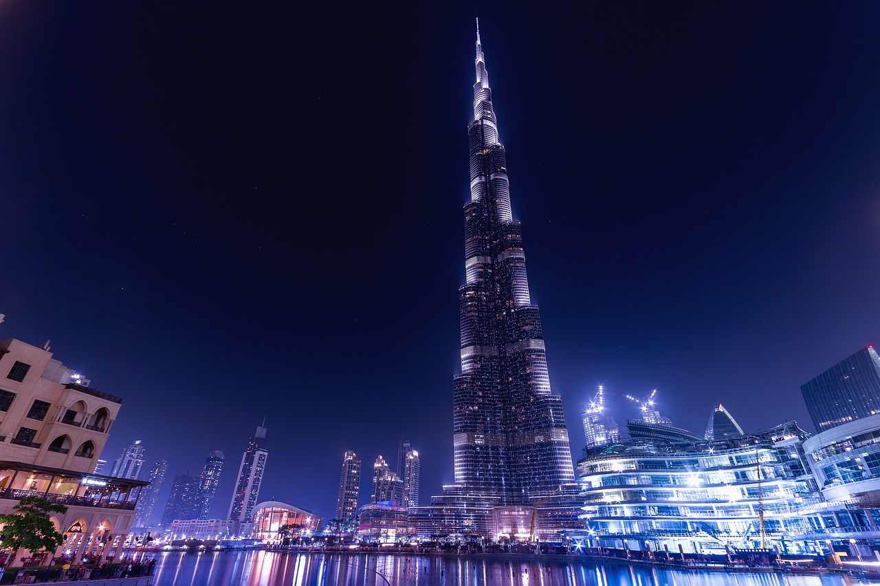 Esse é o famoso Burj Khalifa em Dubai