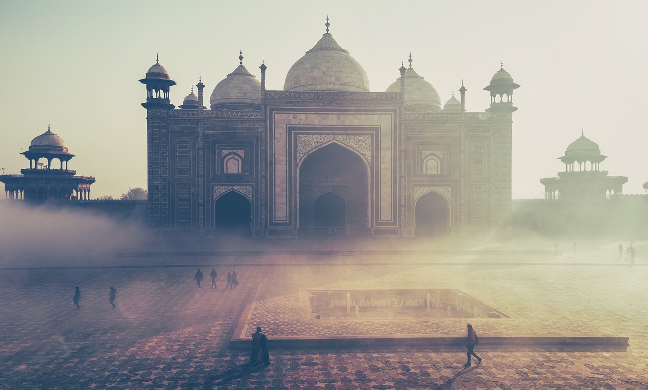 O Taj Mahal é um dos lugares para se conhecer protegido com um seguro viagem Índia