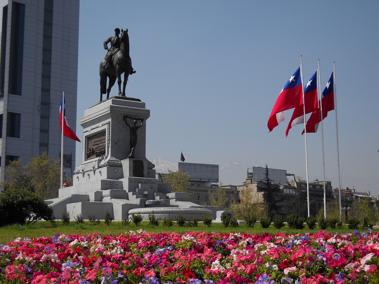 Você vai encontrar vários monumentos na viagem para o Chile