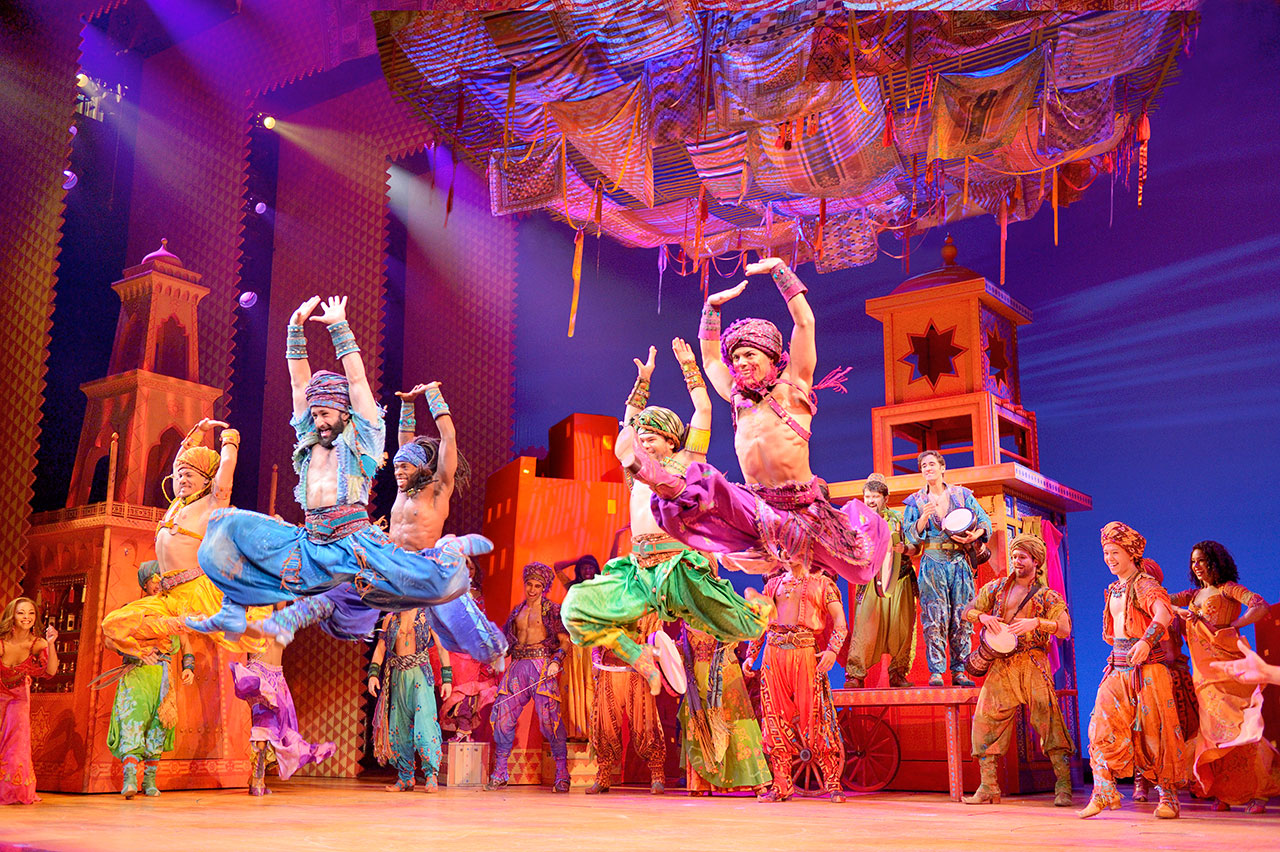 Como é o espetáculo Aladdin da Broadway em Nova York?