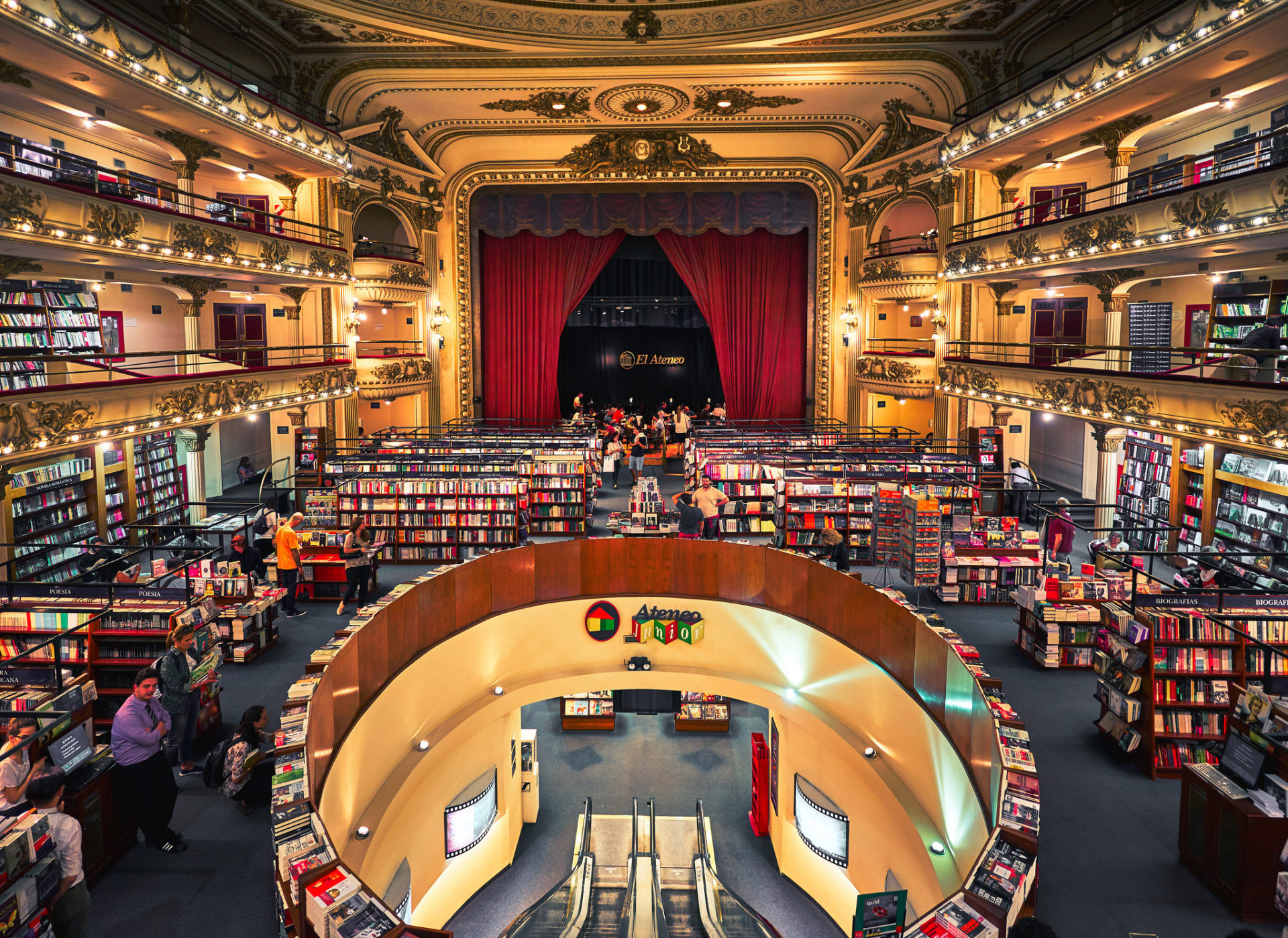 Foto por Deensel/CC BY 2.0 “Interior do maravilhoso El Ateneo Grande Splendid, livraria que costumava ser um famoso palco de tango”