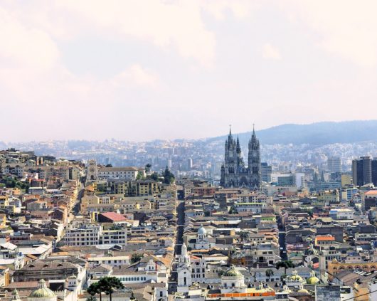 Visão da cidade de Quito no Equador Visão da cidade de Quito no Equador