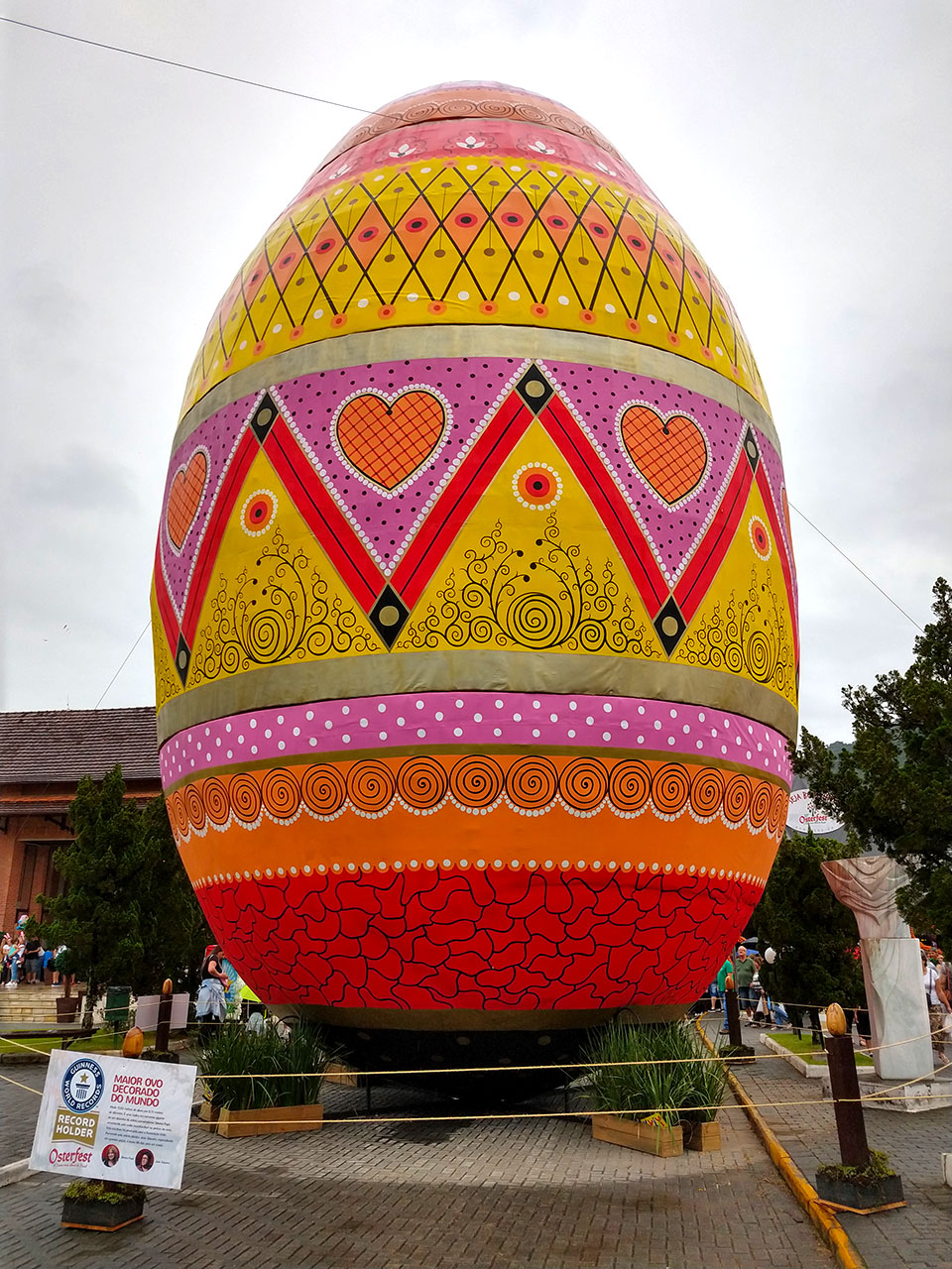 Maior ovo de páscoa decorado do mundo - Osterfest 2019
