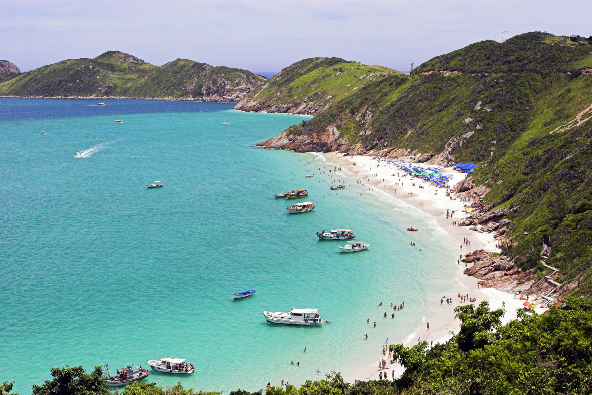 Linda vista de uma das praias de Arraial do Cabo