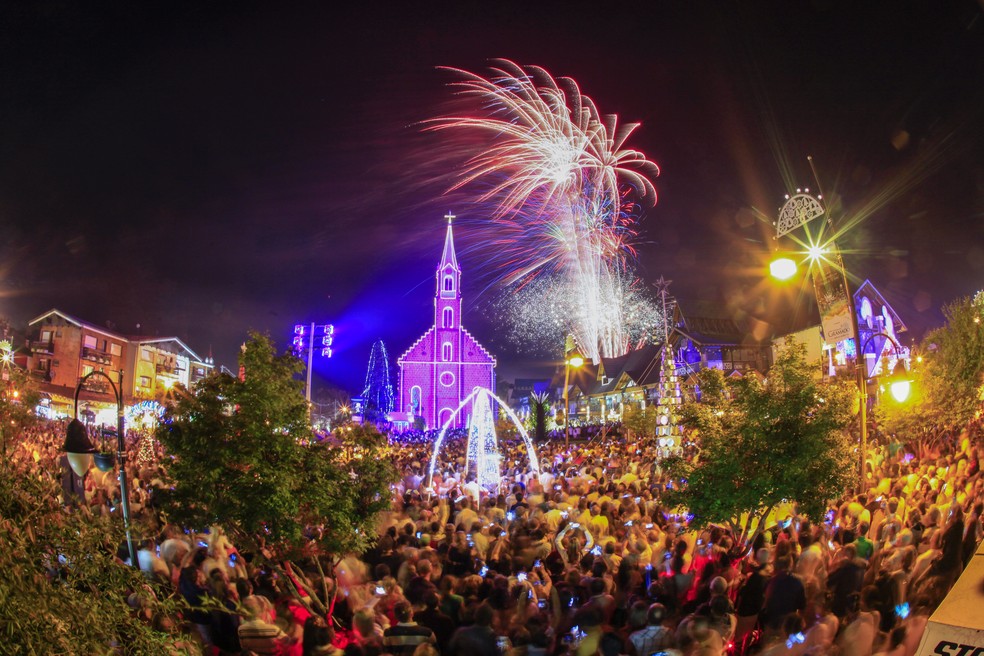 Tradicional queima de fogos vai acontecer no Réveillon Gramado 2025