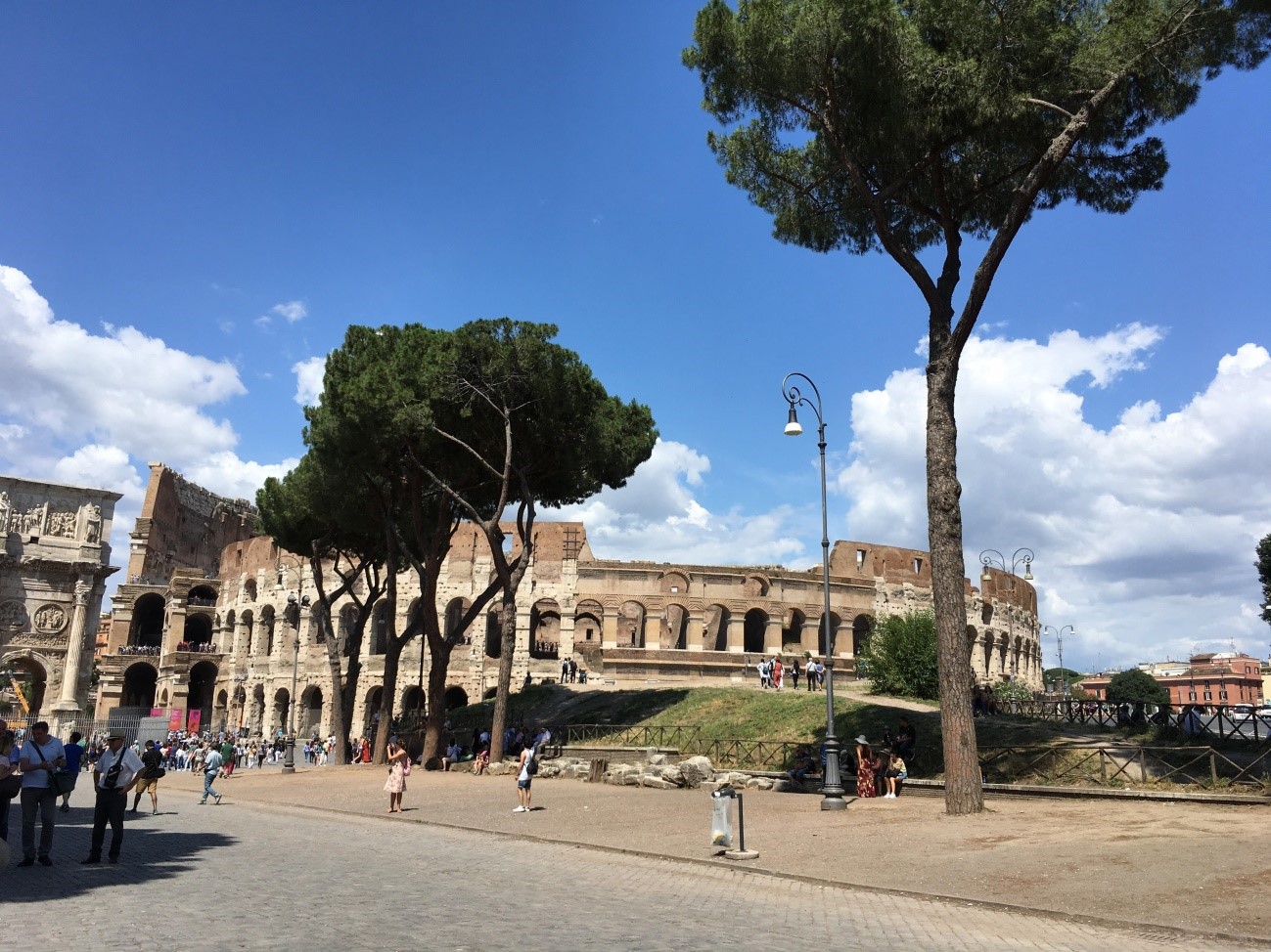 Nosso passeio pelo Coliseu durante a viagem a Roma