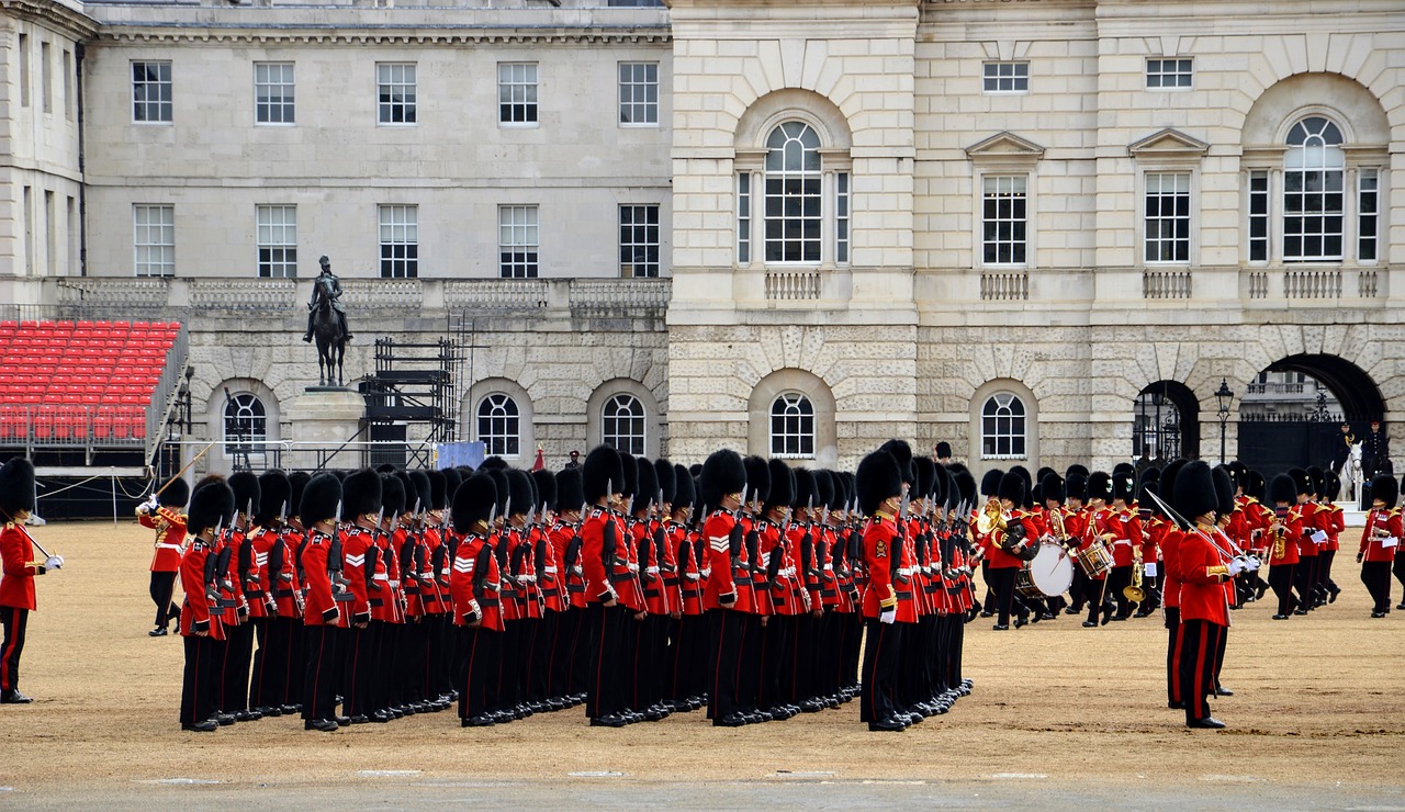Palácio de Buckingham é um dos passeios em Londres, local da famosa cerimônia da troca de guardas