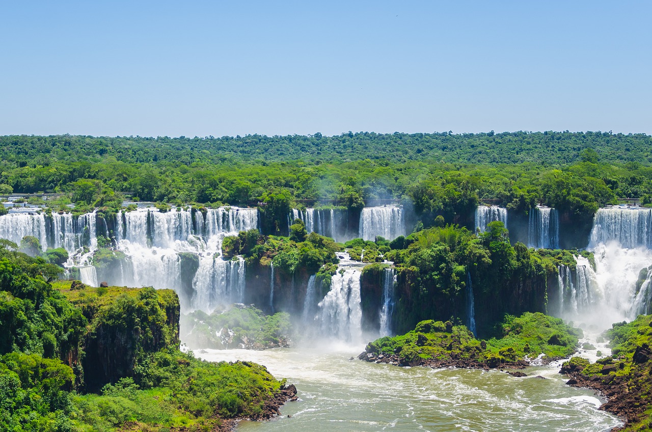 As Cataratas de Foz do Iguaçu é outro dos destinos para visitar na América do Sul