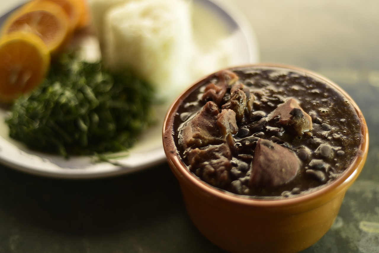 A feijoada é o prato típico do Rio de Janeiro