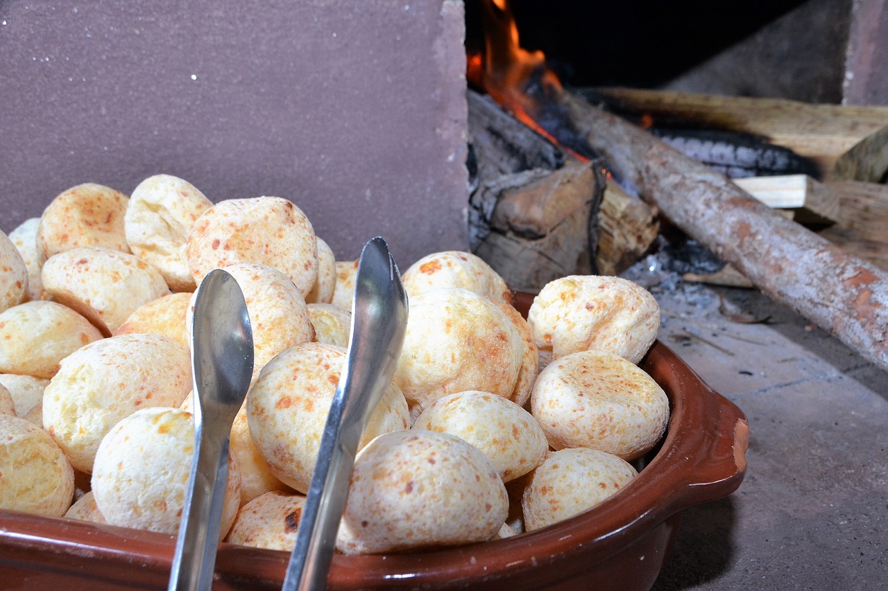 Pão de queijo faz parte da gastronomia de Minas Gerais