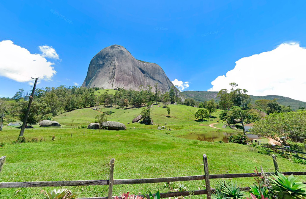 Paisagem exuberante da Pedra Azul em Domingos Martins