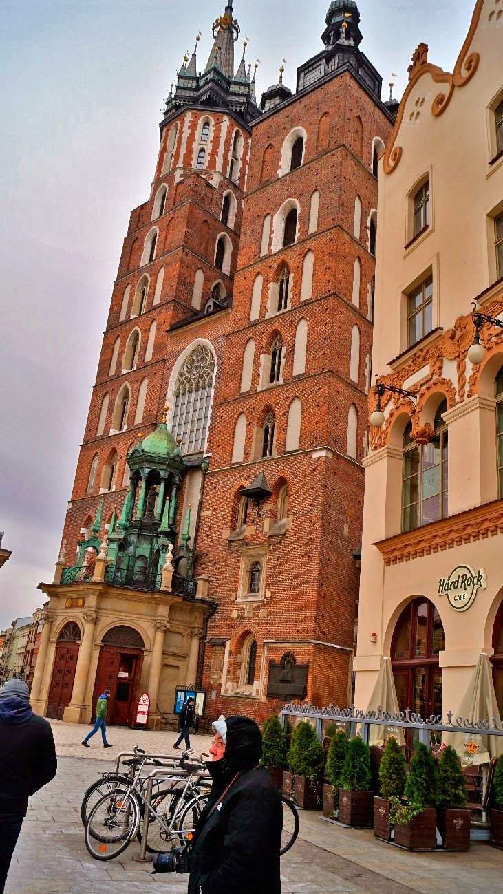 Majestosa Basílica de Santa Maria em Cracóvia