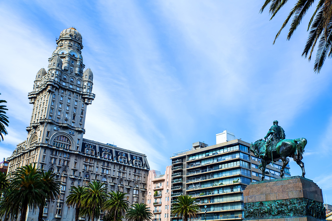 O centro histórico de Montevideo é passeio obrigatório para uma viagem na América do Sul