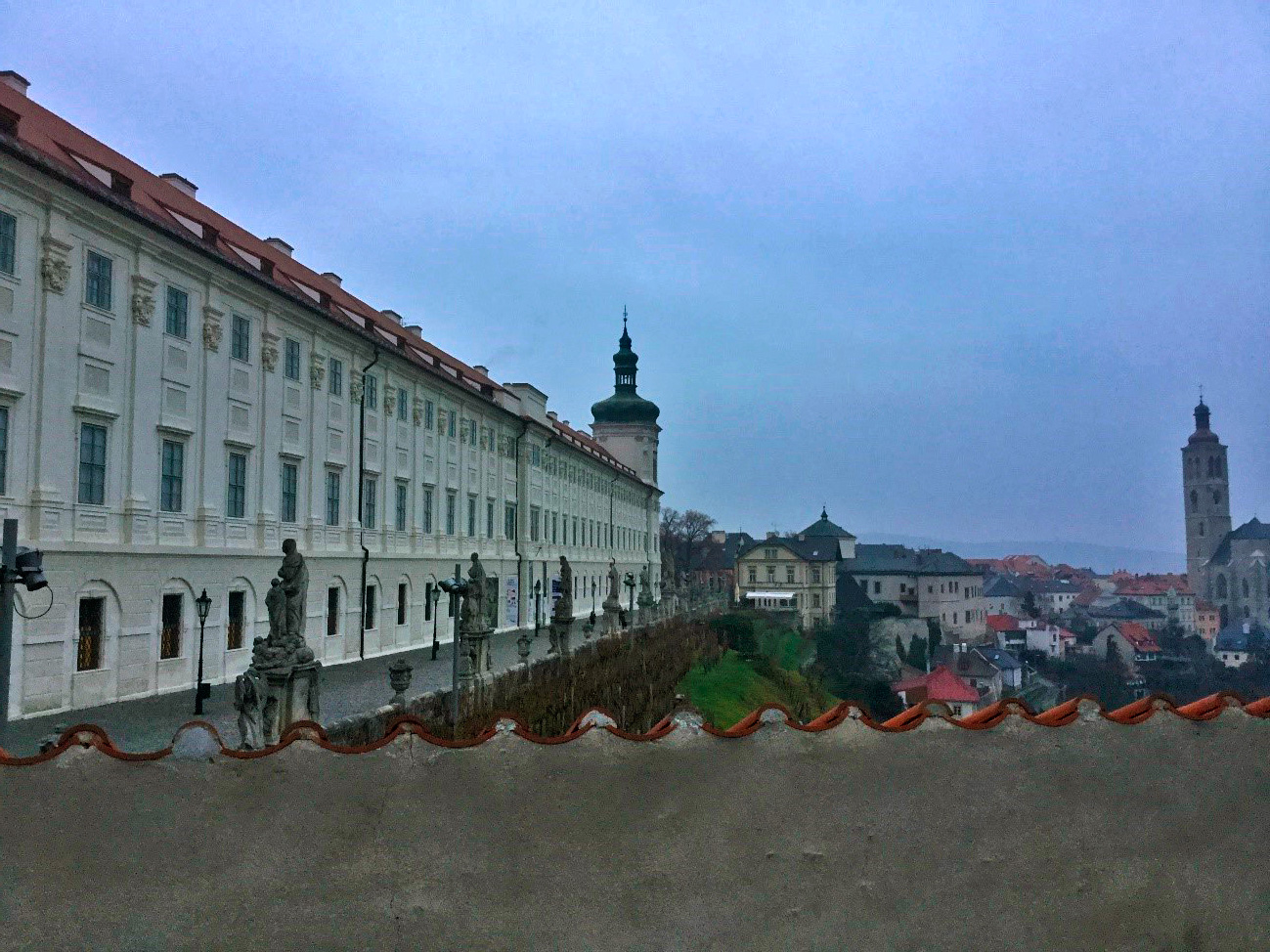 Vista lateral do Colégio Jesuíta em Kutná Hora
