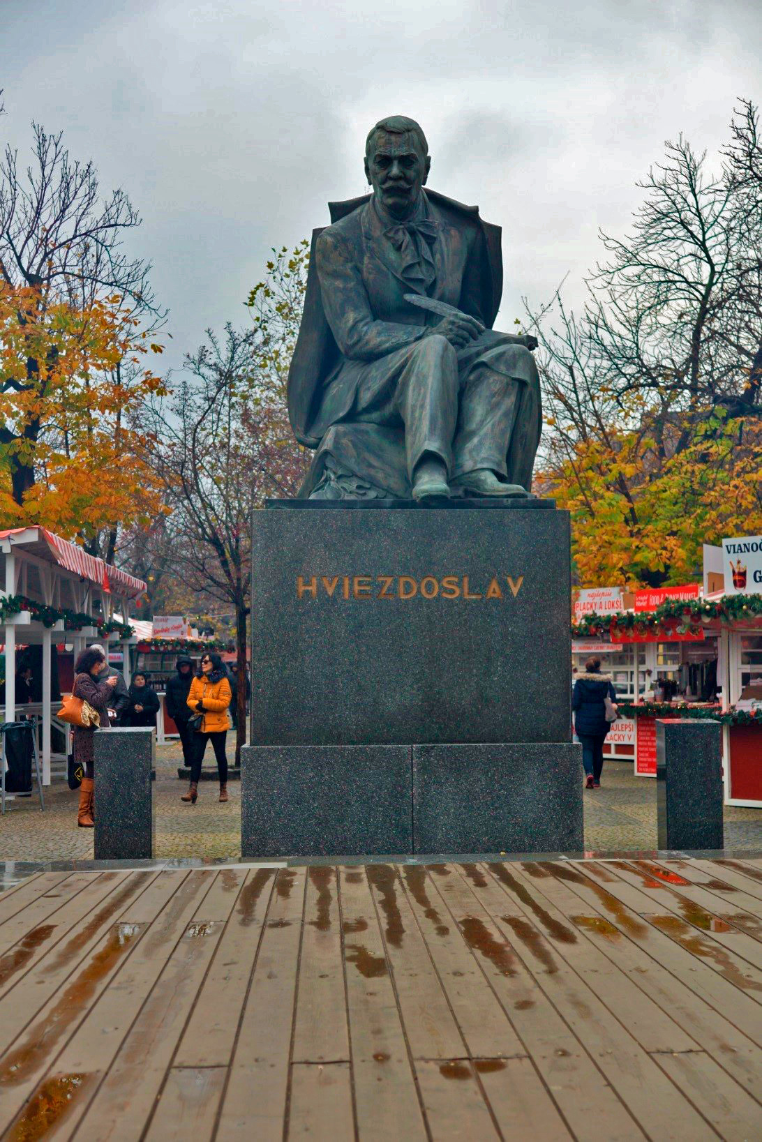 Estátua do poeta e escritor Pavol Országh Hviezdoslav