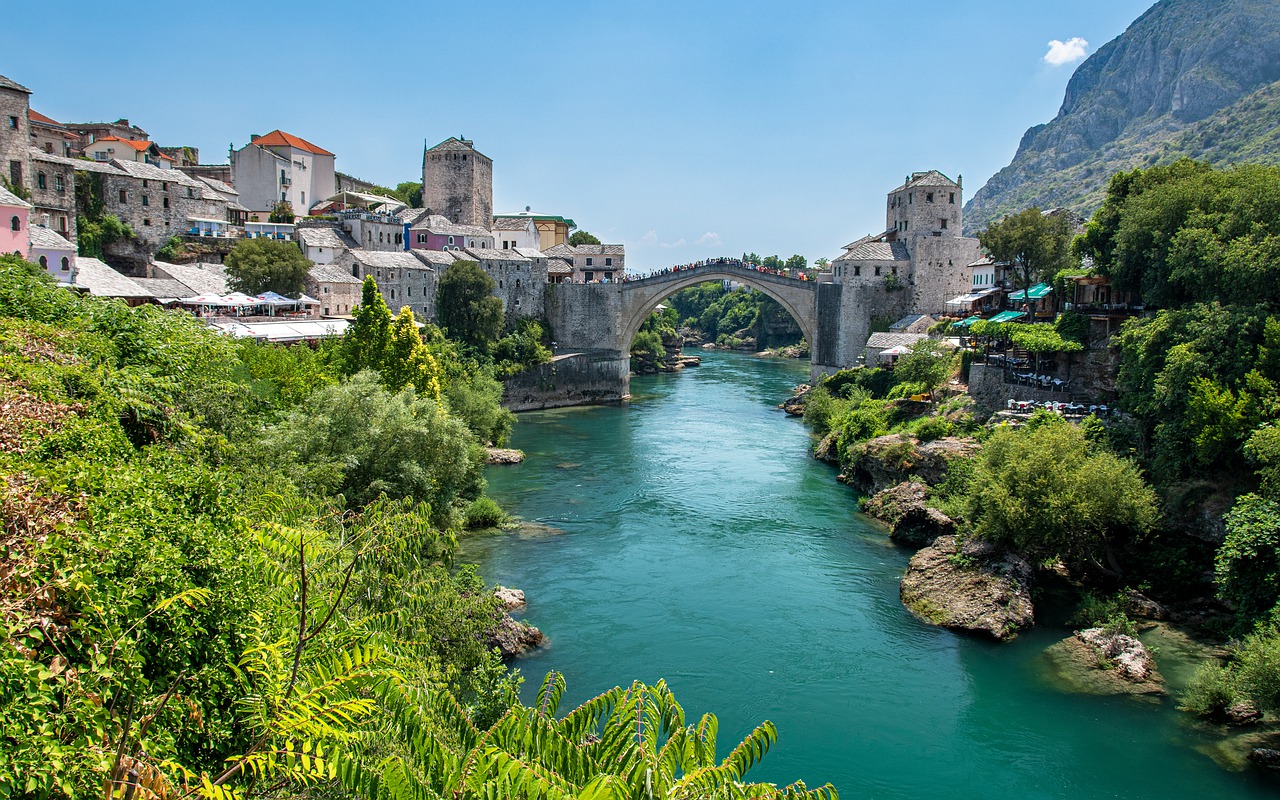 A famosa ponte Stari Most da Bósnia e Herzegovina