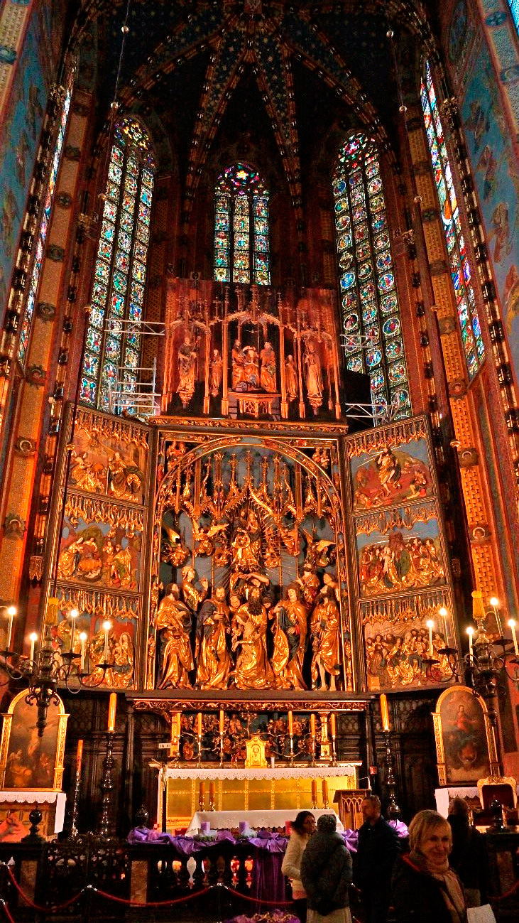 Vista interna da belíssima Basílica de Santa Maria