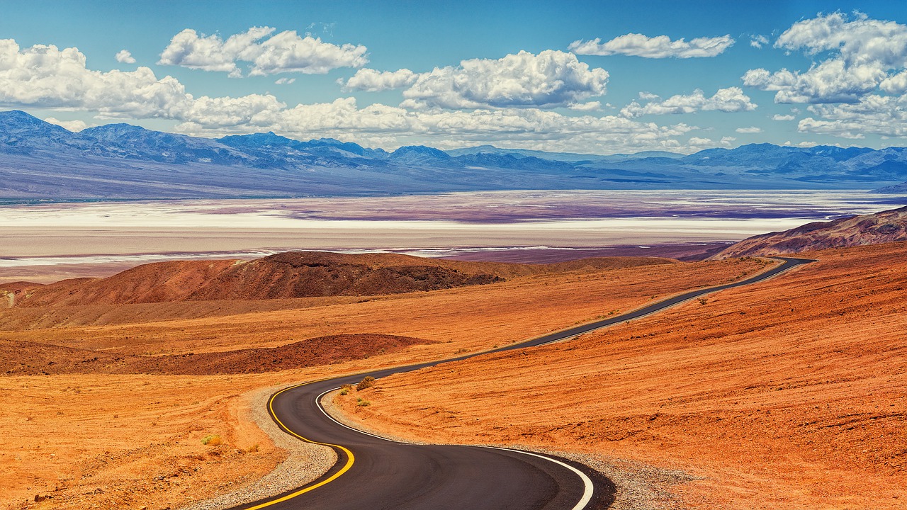 A altitude mais baixa dos EUA fica em Death Valley na Califórnia