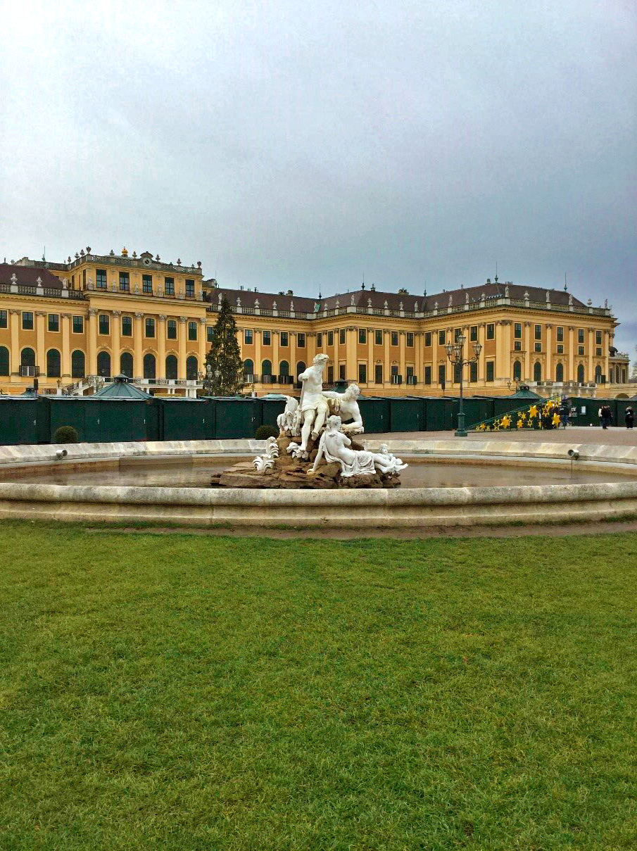 Esse é o famoso Palácio de Schonbrunn