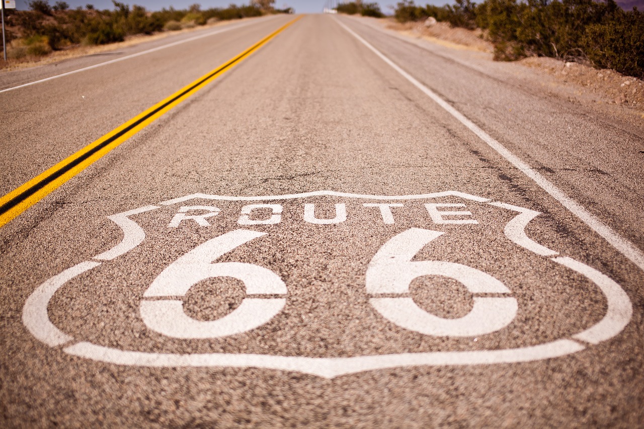 Essa é a famosa rodovia Route 66 dos Estados Unidos
