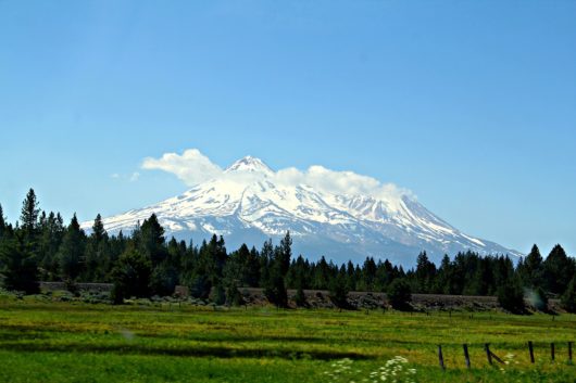 Vulcão Monte Shasta na Califórnia
